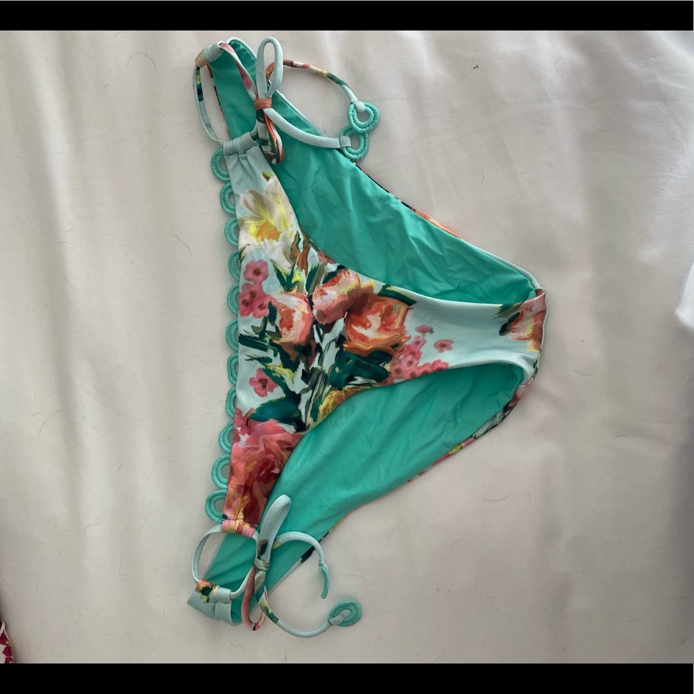 Blue floral reversible swim bottom